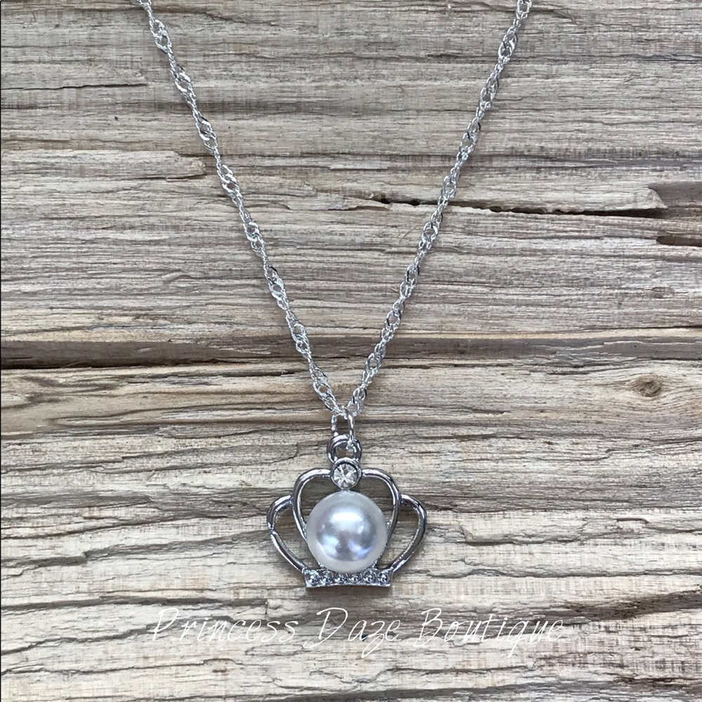 White Pearl Crown Necklace